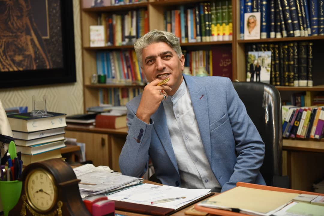 برای نجات جامعه از یک انحطاط اخلاقی نسخه ای بپیچید!