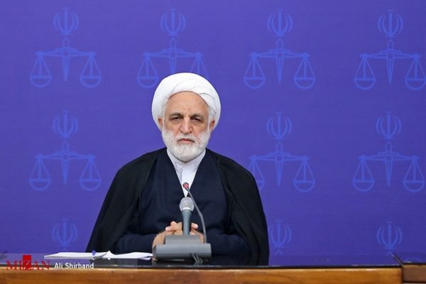 نمایندگان قوه قضاییه در کمیسیون‌های سراسر کشور نباید به عنوان یک ماشین امضاء فعالیت کنند بلکه باید حضوری فعال و اثرگذار در کمیسیون‌های متبوع خود داشته باشند