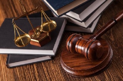 شرایط جدید تأسیس موسسات حقوقی | الزام حضور وکیل دادگستری، محدودیت نام‌گذاری و تعریف ۳۳ تخلف برای موسسات