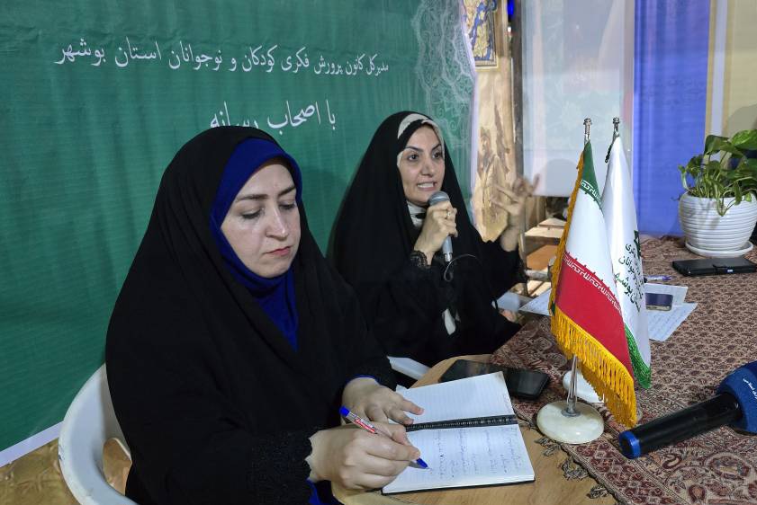 گزارش/گسترش مراکز سیار فرهنگی و توزیع 3700 جلد کتاب برای کودکان در شرایط بحرانی / افزایش سرانه مطالعه کودکان بوشهر با راهاندازی 3 مرکز فرهنگی سیار و پویشهای مطالعاتی