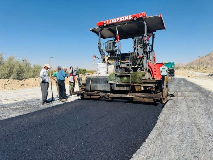 کیلومتر روکش آسفالت در محورهای مواصلاتی بوشهر اجرا شد